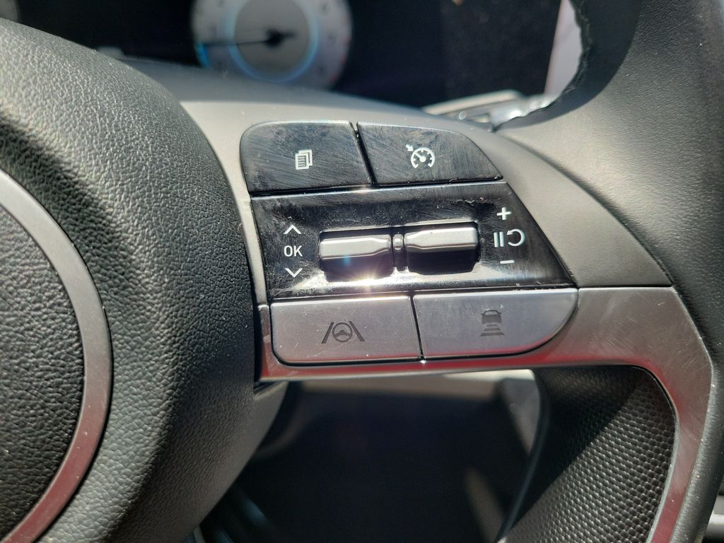 Thumbnail: 2022 Hyundai Elantra - 23