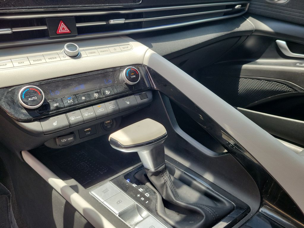 Thumbnail: 2022 Hyundai Elantra - 13
