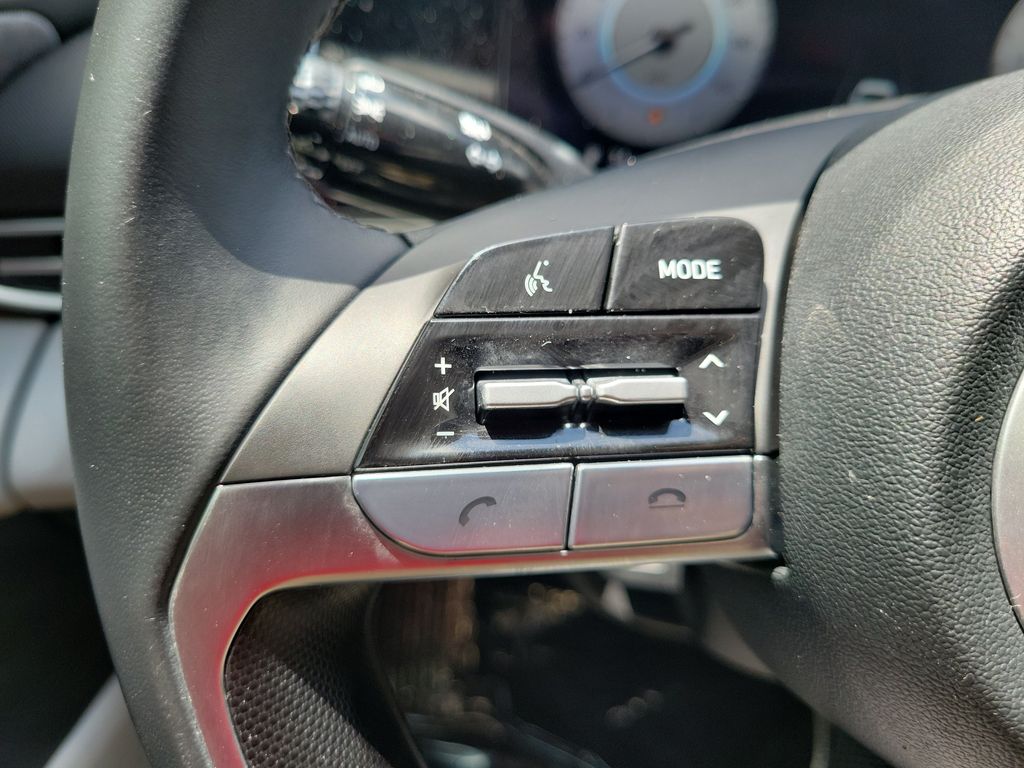 Thumbnail: 2022 Hyundai Elantra - 24