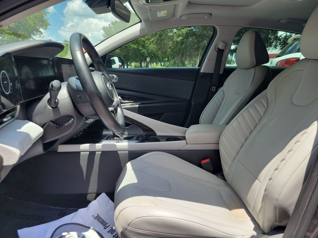 Thumbnail: 2022 Hyundai Elantra - 8