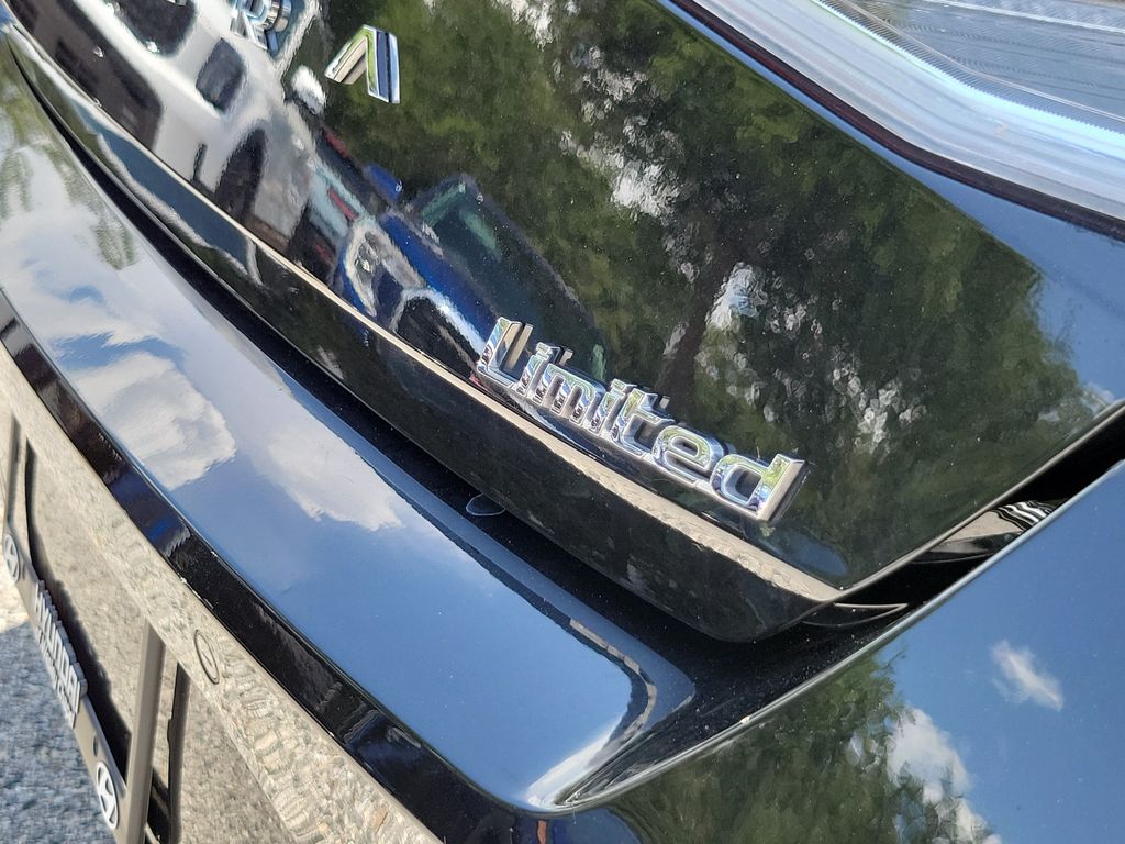 Thumbnail: 2023 Hyundai Elantra - 4