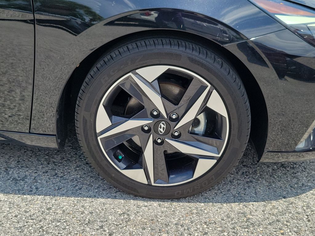 Thumbnail: 2023 Hyundai Elantra - 5