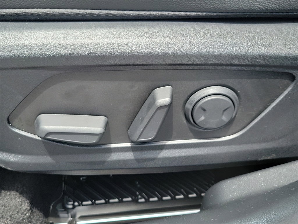 Thumbnail: 2025 Hyundai Santa Cruz - 24