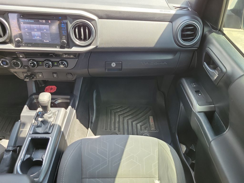 Thumbnail: 2017 Toyota Tacoma - 6
