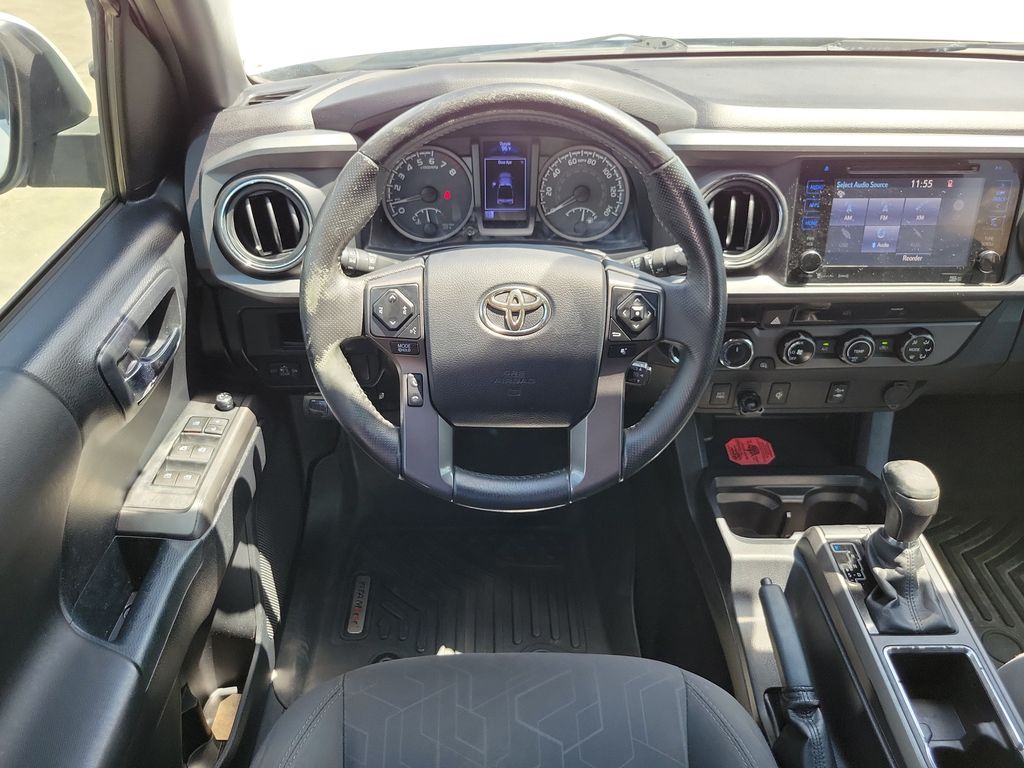 Thumbnail: 2017 Toyota Tacoma - 9