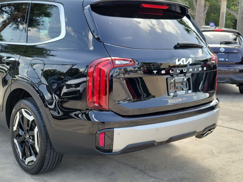 Thumbnail: 2024 Kia Telluride - 17