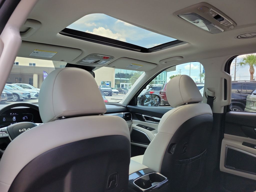 Thumbnail: 2024 Kia Telluride - 19