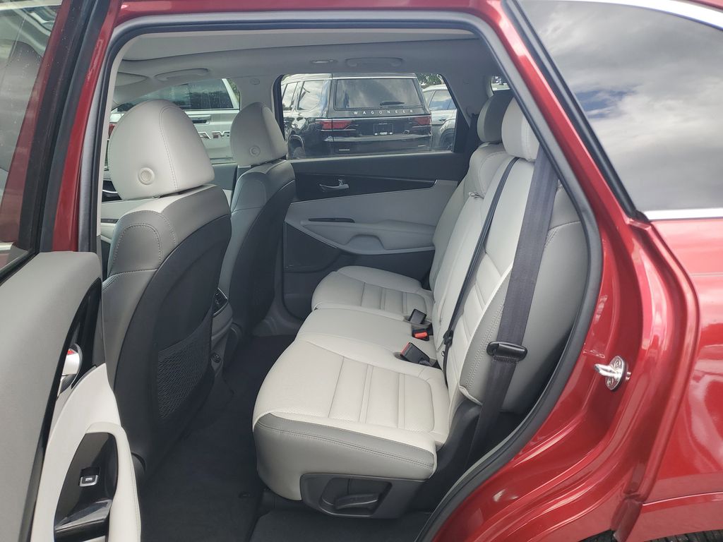 Thumbnail: 2020 Kia Sorento - 7