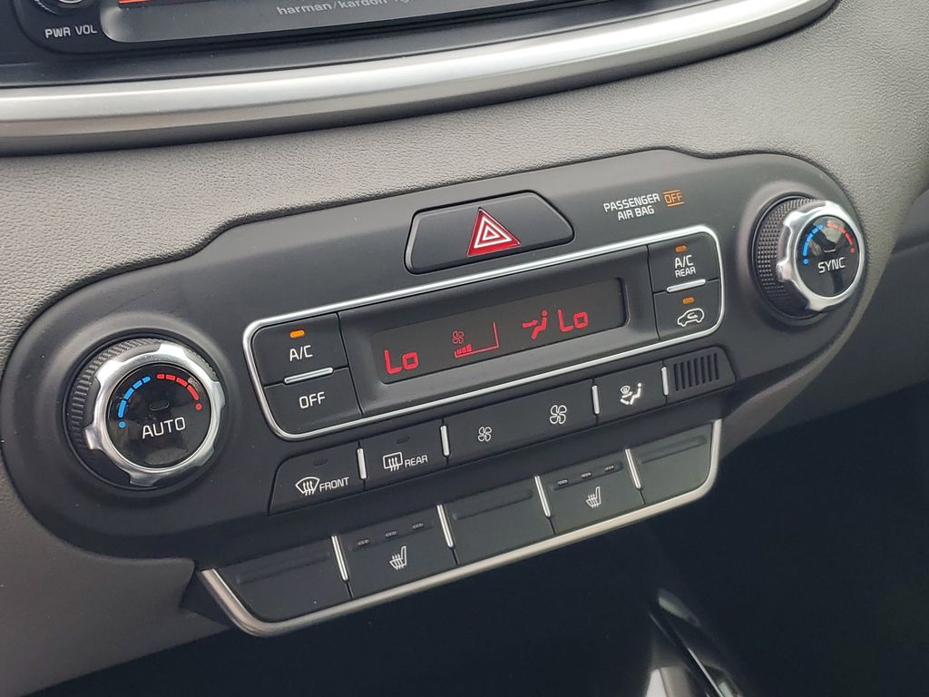 Thumbnail: 2020 Kia Sorento - 19
