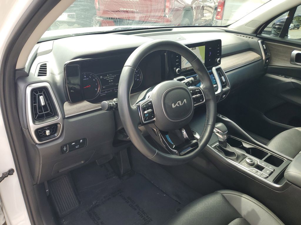 Thumbnail: 2022 Kia Sorento - 10