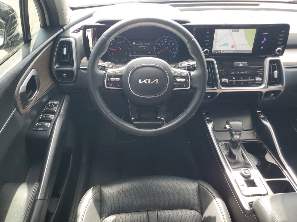 Thumbnail: 2022 Kia Sorento - 9