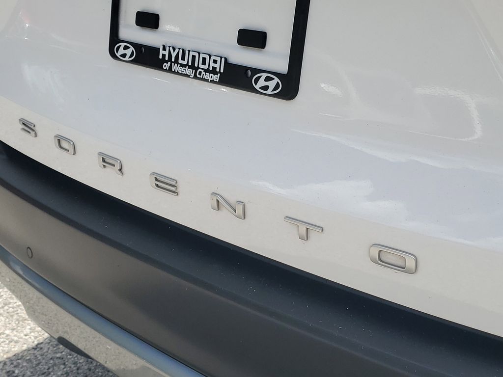 Thumbnail: 2022 Kia Sorento - 17