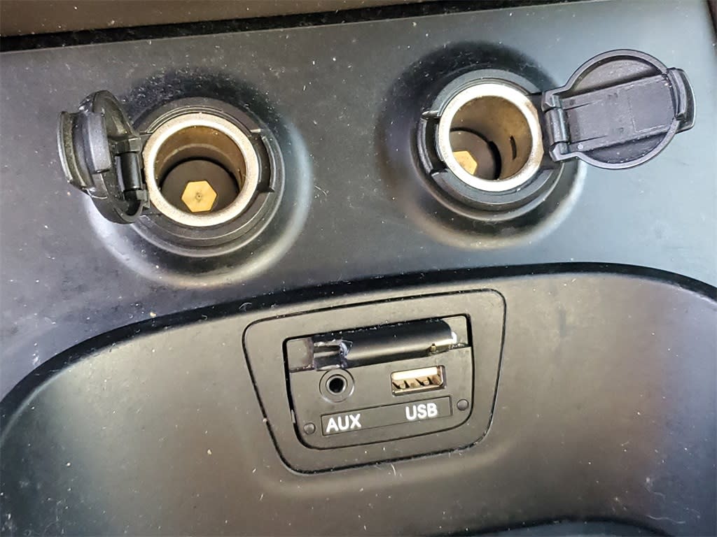 Thumbnail: 2015 Hyundai Santa Fe - 29