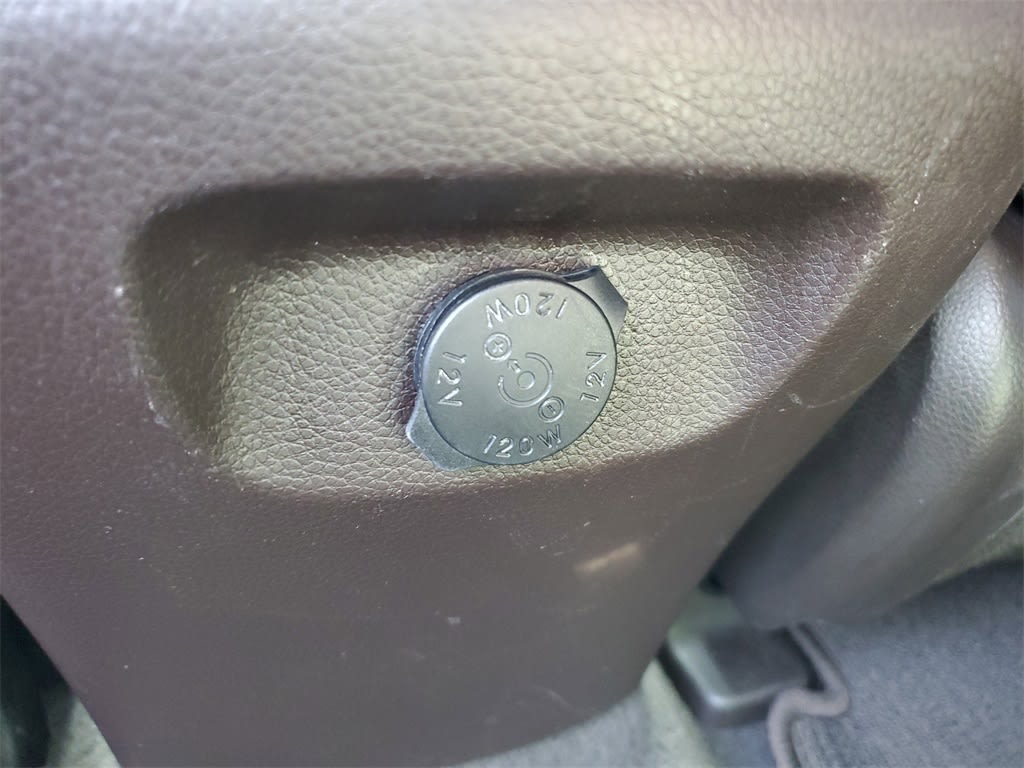 Thumbnail: 2015 Hyundai Santa Fe - 21