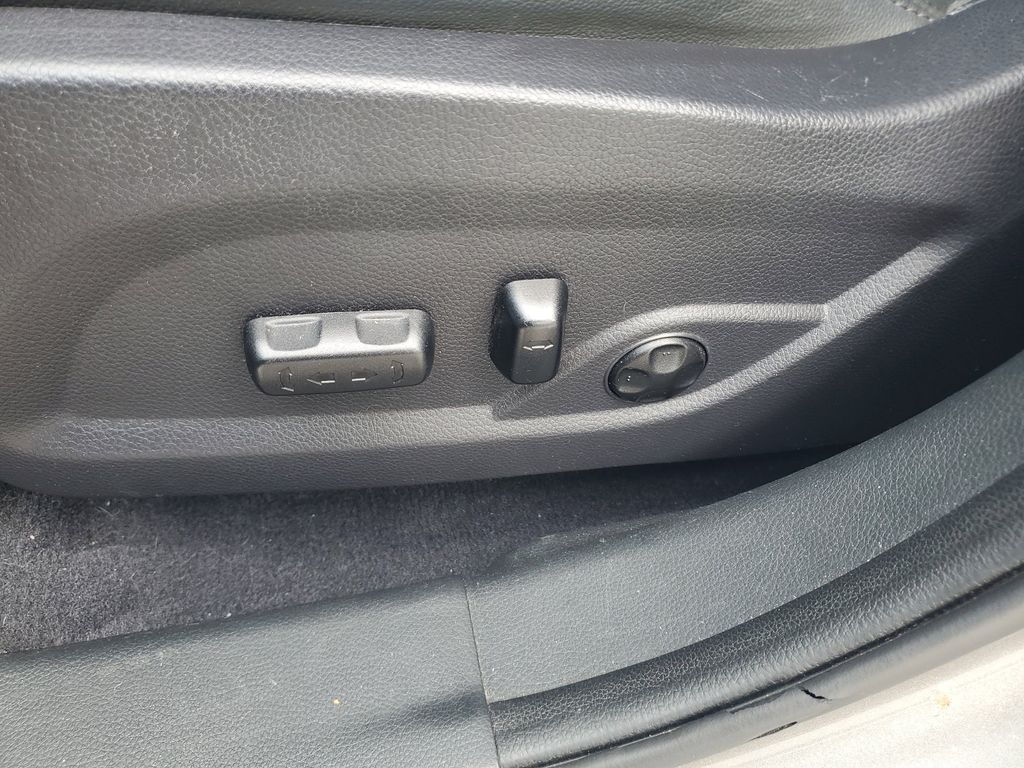 Thumbnail: 2018 Hyundai Santa Fe - 23