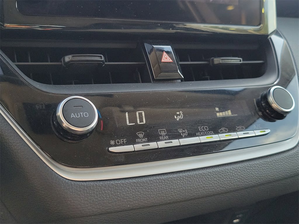 2023 Toyota Corolla LE 28
