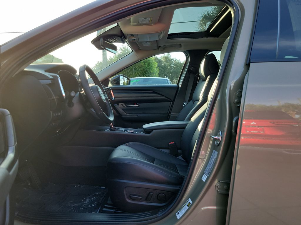 Thumbnail: 2025 Mazda CX-50 - 24