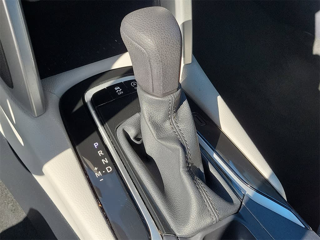 2023 Toyota Corolla Cross L 13