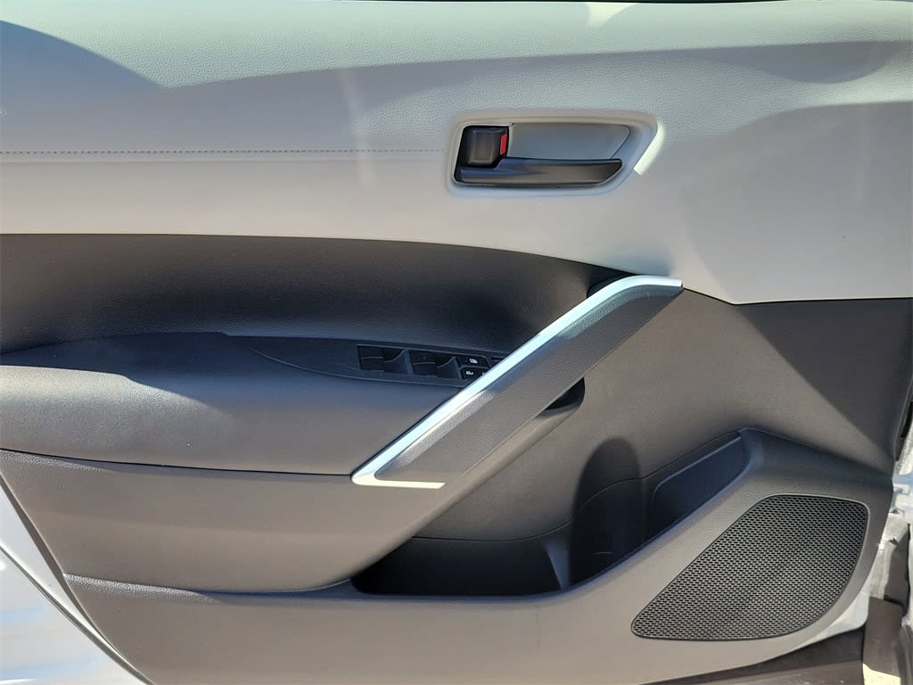2023 Toyota Corolla Cross L 21