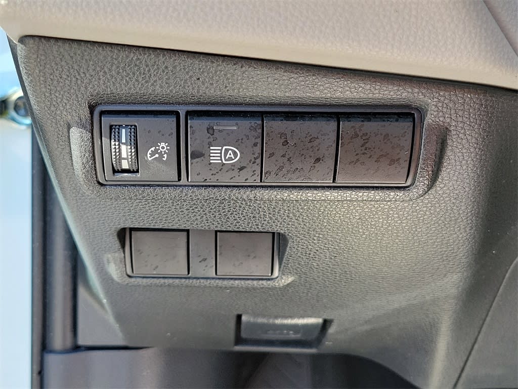 2023 Toyota Corolla Cross L 24
