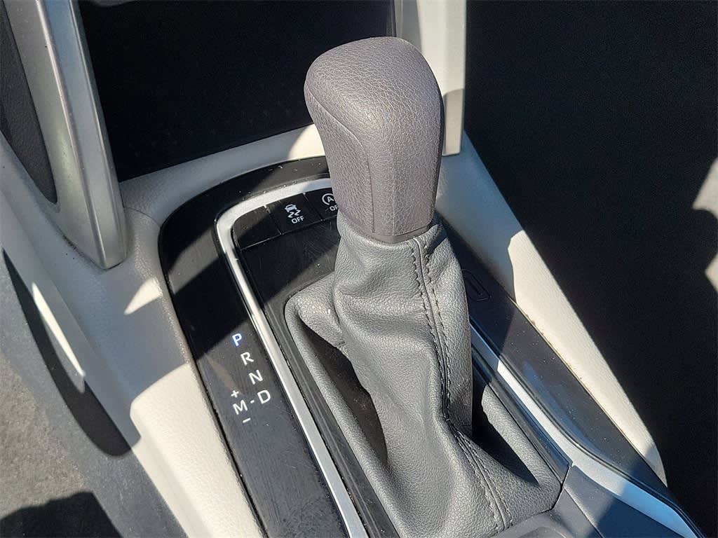 2023 Toyota Corolla Cross L 12