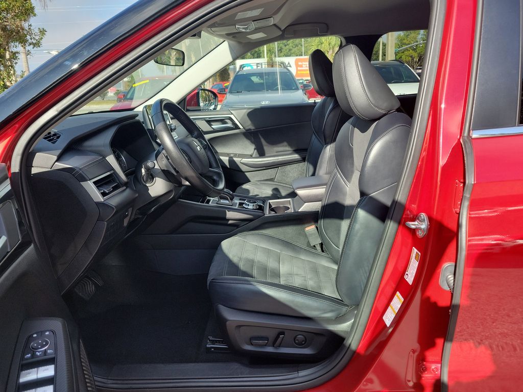 Thumbnail: 2024 Mitsubishi Outlander - 9
