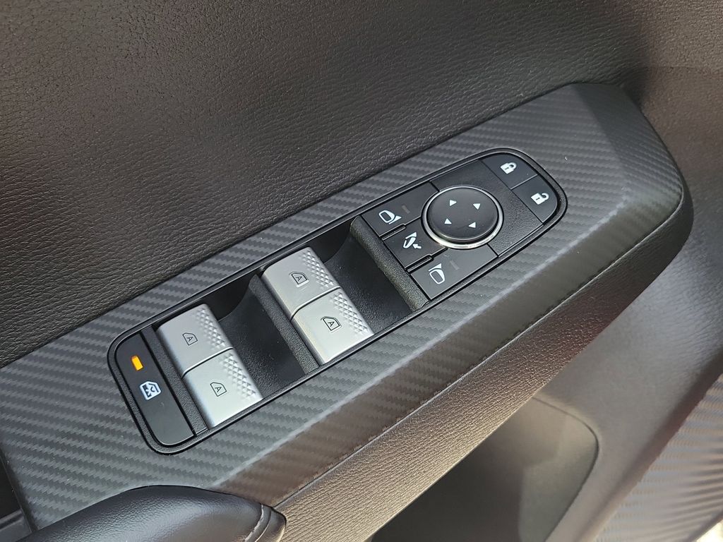 Thumbnail: 2024 Mitsubishi Outlander - 24