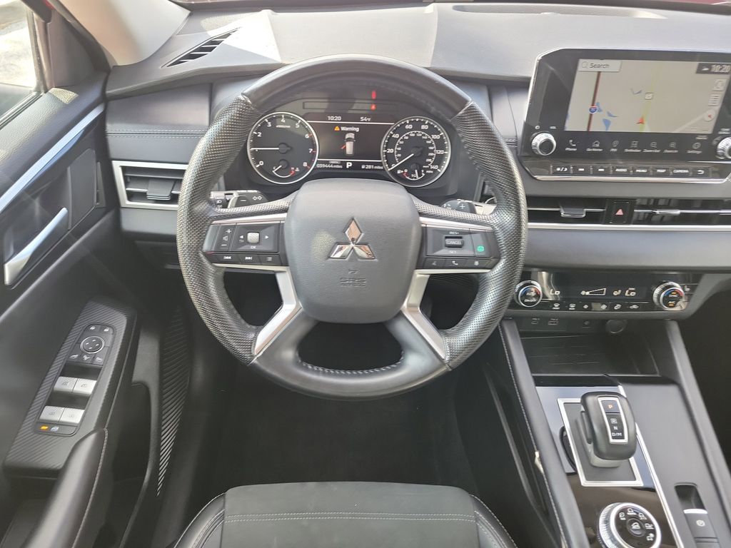 Thumbnail: 2024 Mitsubishi Outlander - 8