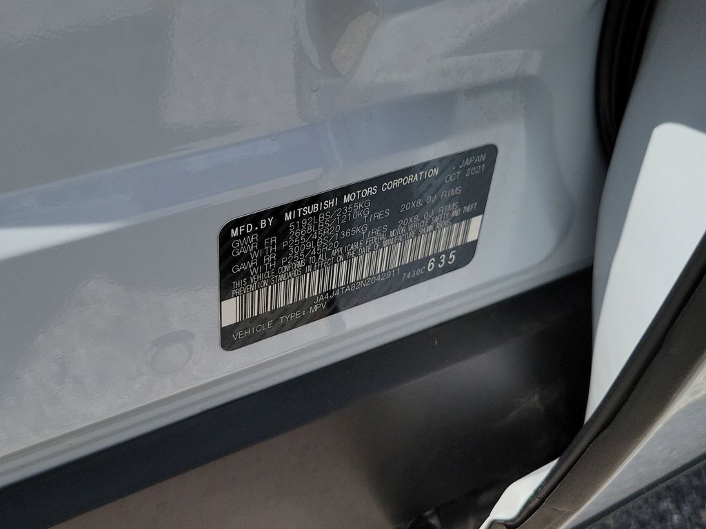 Thumbnail: 2022 Mitsubishi Outlander - 14