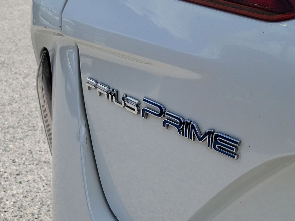 Thumbnail: 2017 Toyota Prius Prime - 4