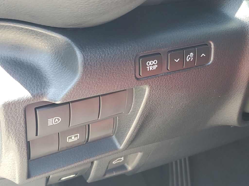 Thumbnail: 2025 Lexus ES - 22