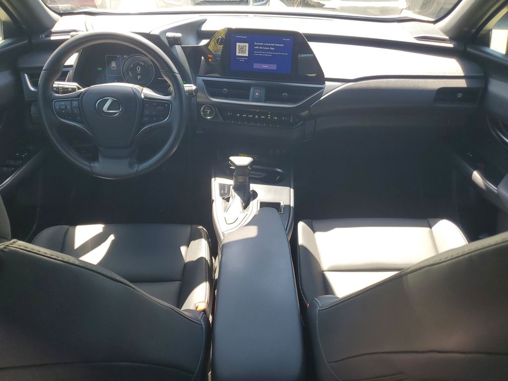 Thumbnail: 2023 Lexus UX - 2