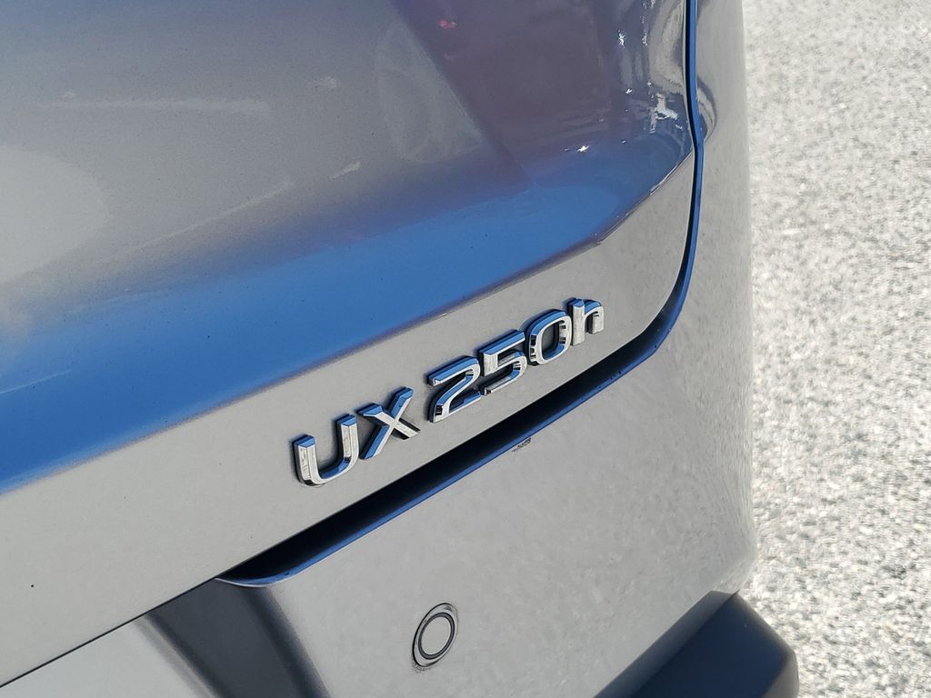Thumbnail: 2023 Lexus UX - 4
