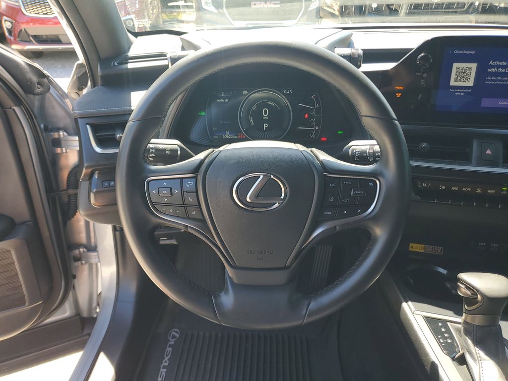 Thumbnail: 2023 Lexus UX - 10