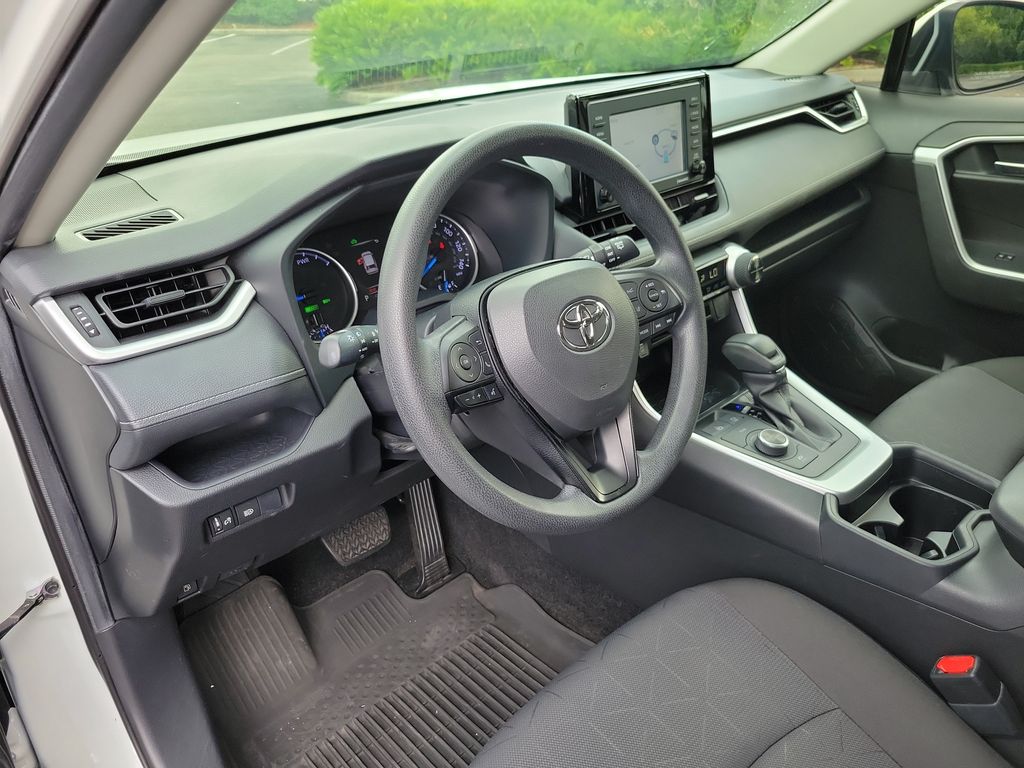 Thumbnail: 2020 Toyota RAV4 - 10