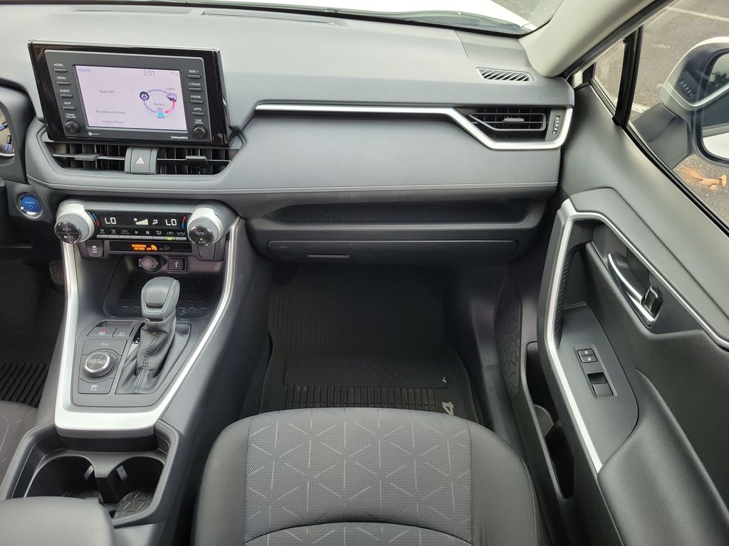 Thumbnail: 2020 Toyota RAV4 - 21