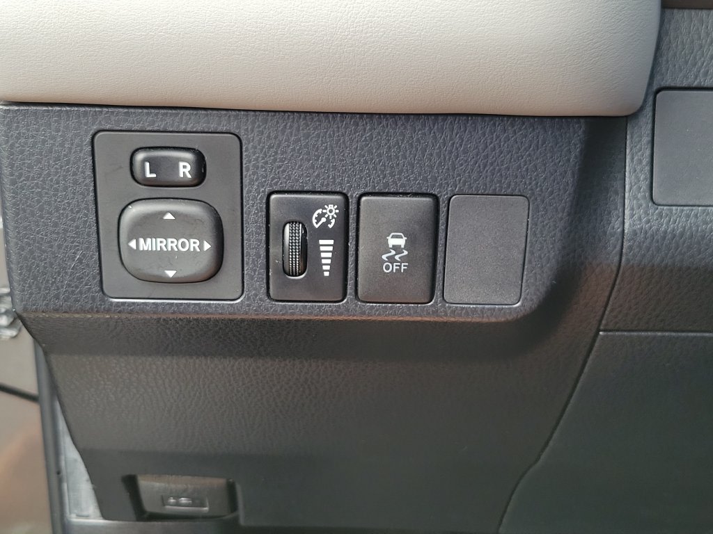 Thumbnail: 2013 Toyota RAV4 - 22