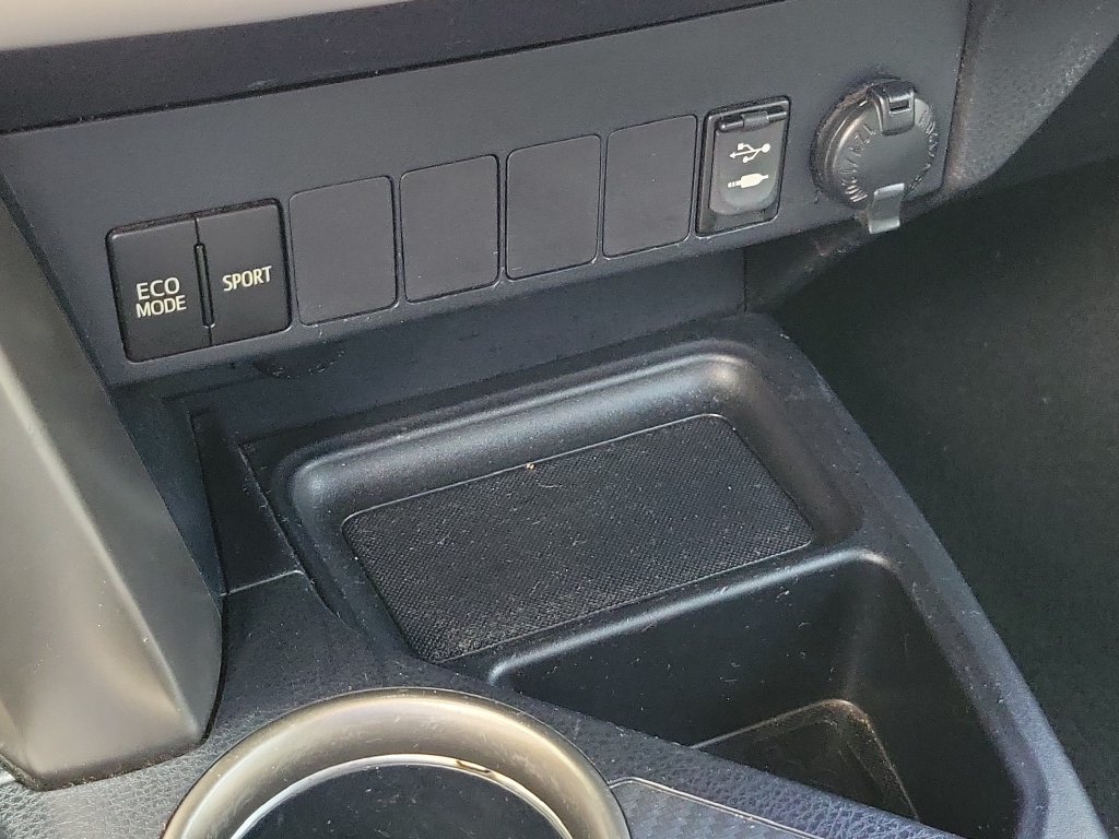 Thumbnail: 2013 Toyota RAV4 - 19