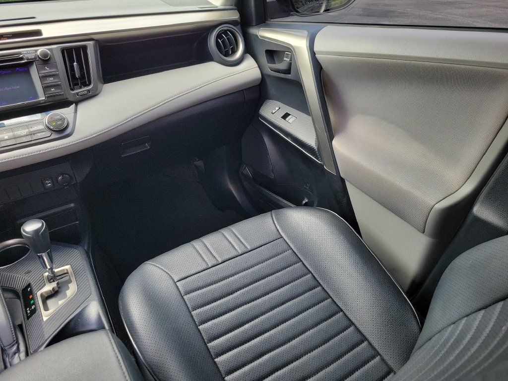 Thumbnail: 2013 Toyota RAV4 - 25