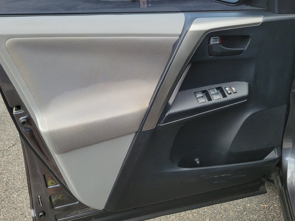 Thumbnail: 2013 Toyota RAV4 - 26