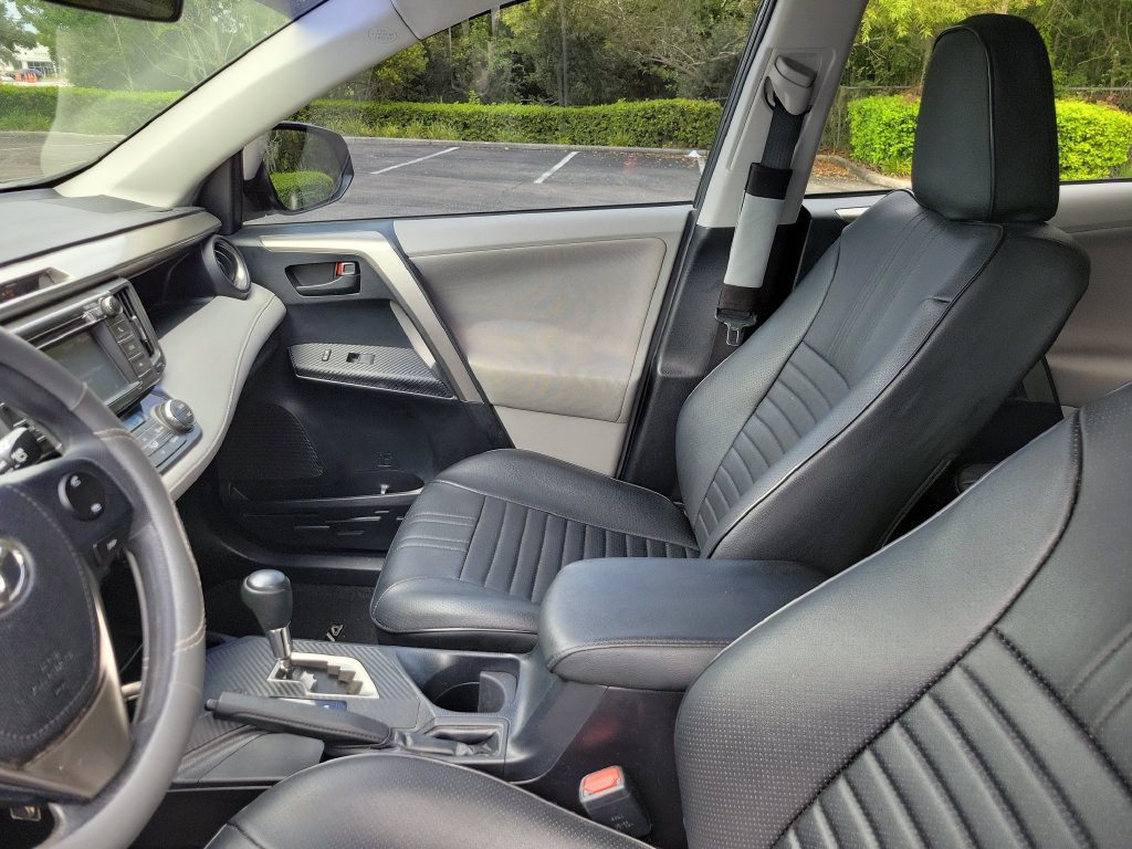Thumbnail: 2013 Toyota RAV4 - 9