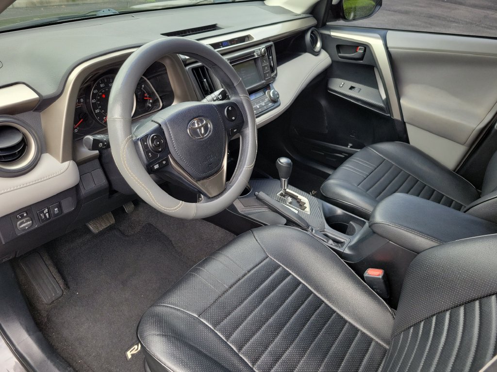 Thumbnail: 2013 Toyota RAV4 - 2
