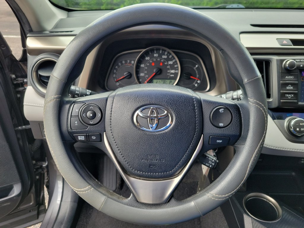 Thumbnail: 2013 Toyota RAV4 - 12
