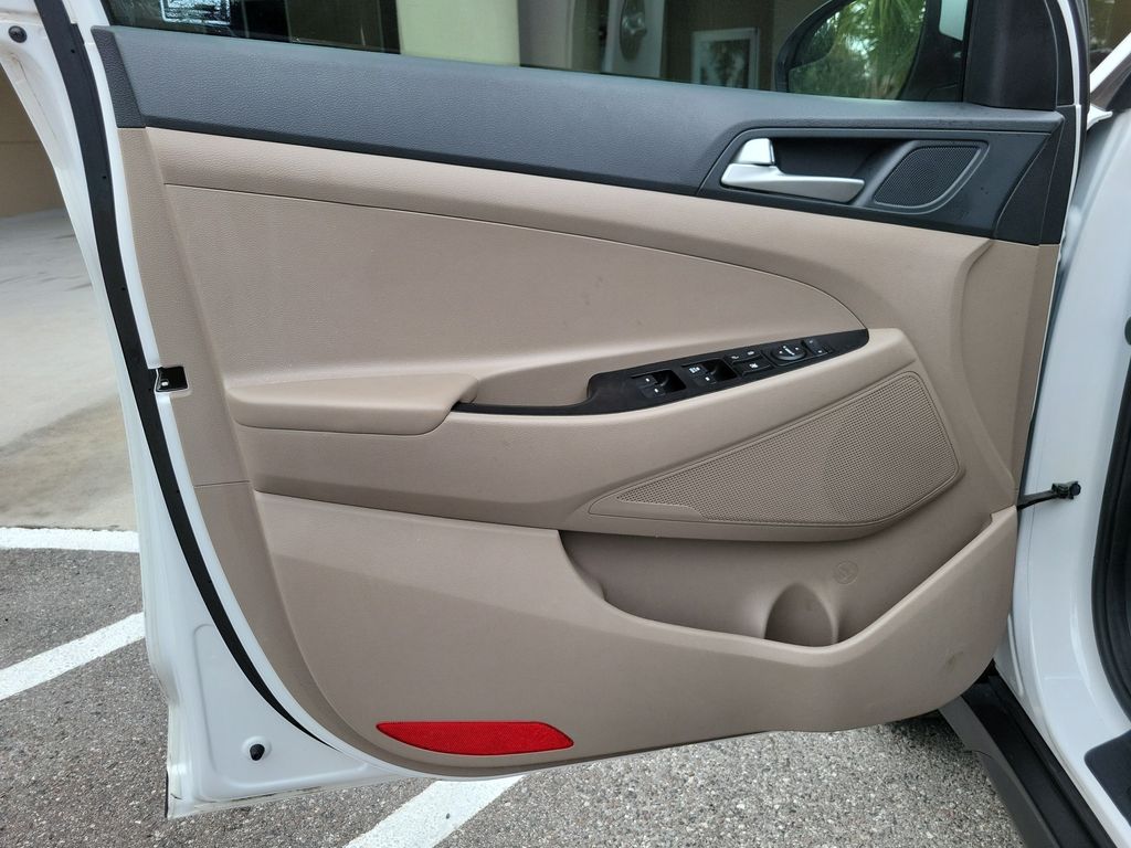 Thumbnail: 2019 Hyundai Tucson - 19