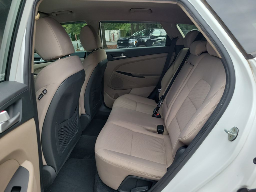 Thumbnail: 2019 Hyundai Tucson - 9