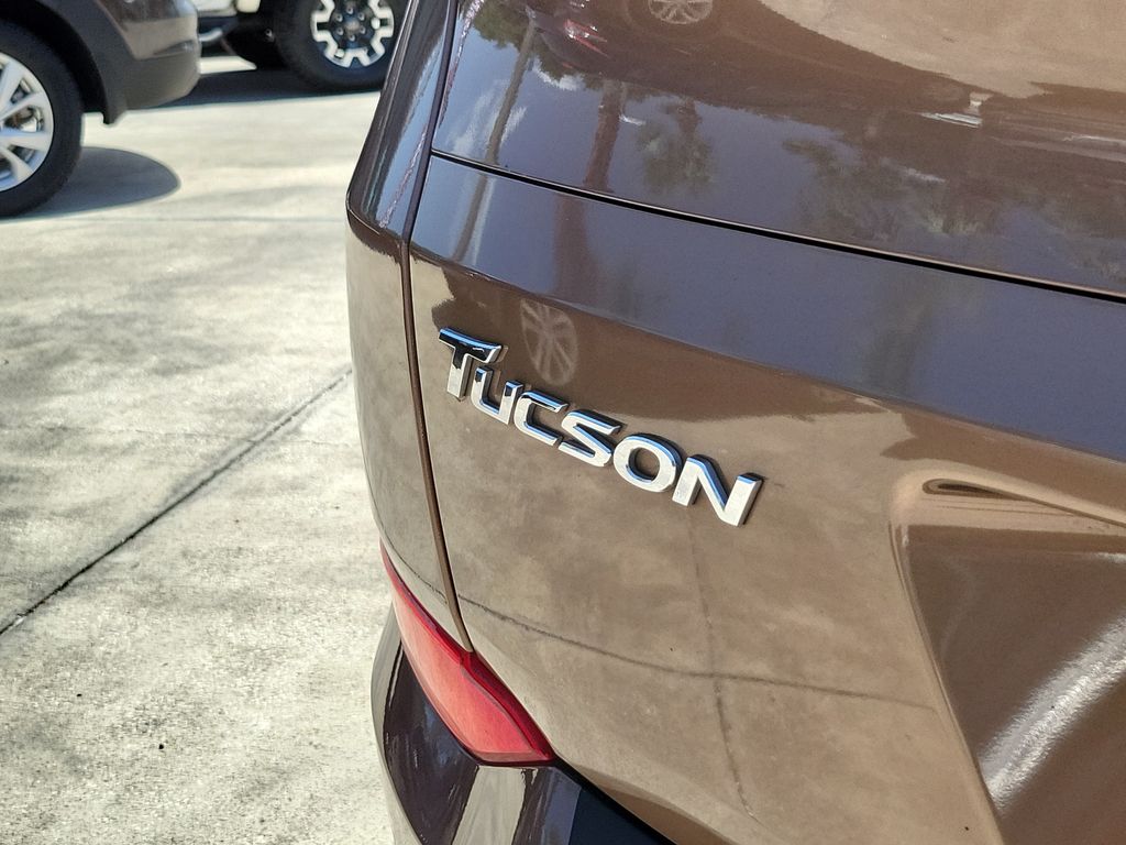 Thumbnail: 2017 Hyundai Tucson - 4