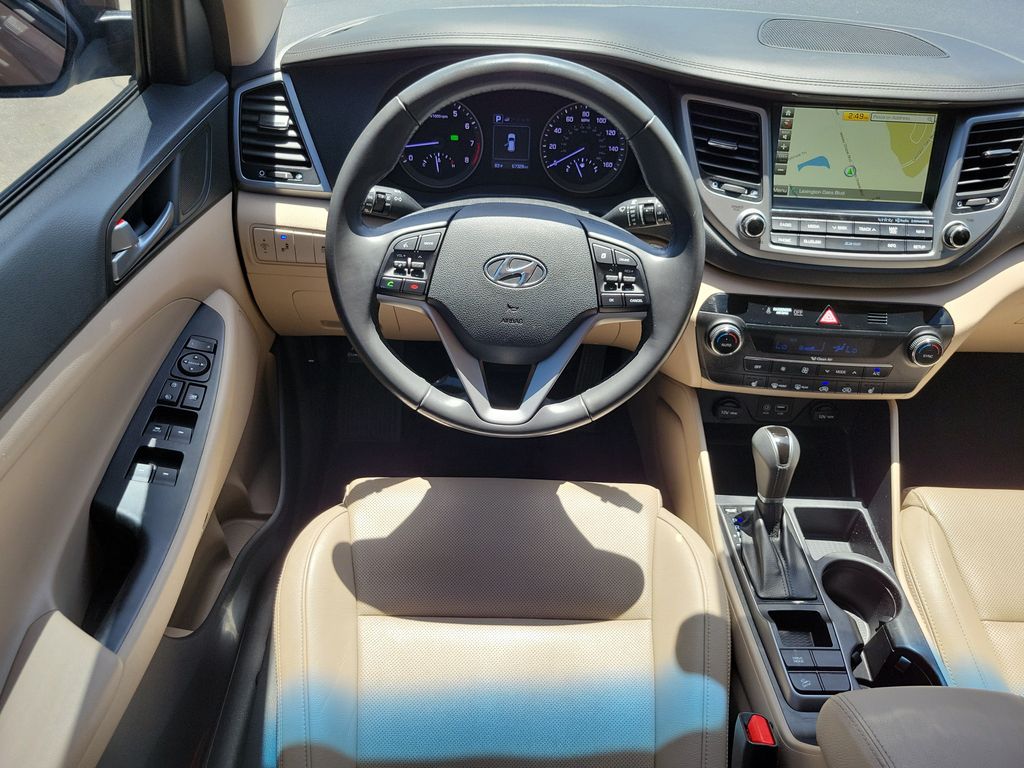Thumbnail: 2017 Hyundai Tucson - 9