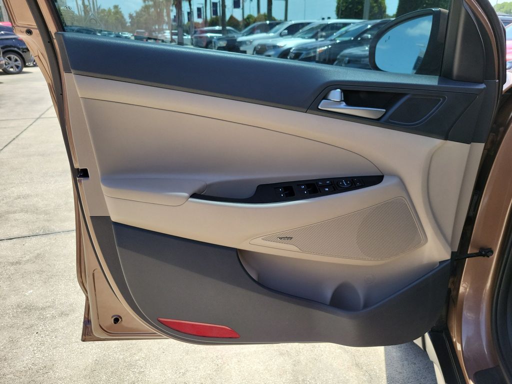 Thumbnail: 2017 Hyundai Tucson - 19