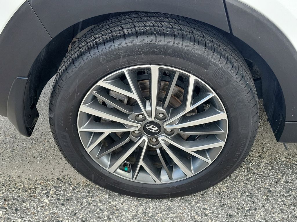 Thumbnail: 2020 Hyundai Tucson - 5