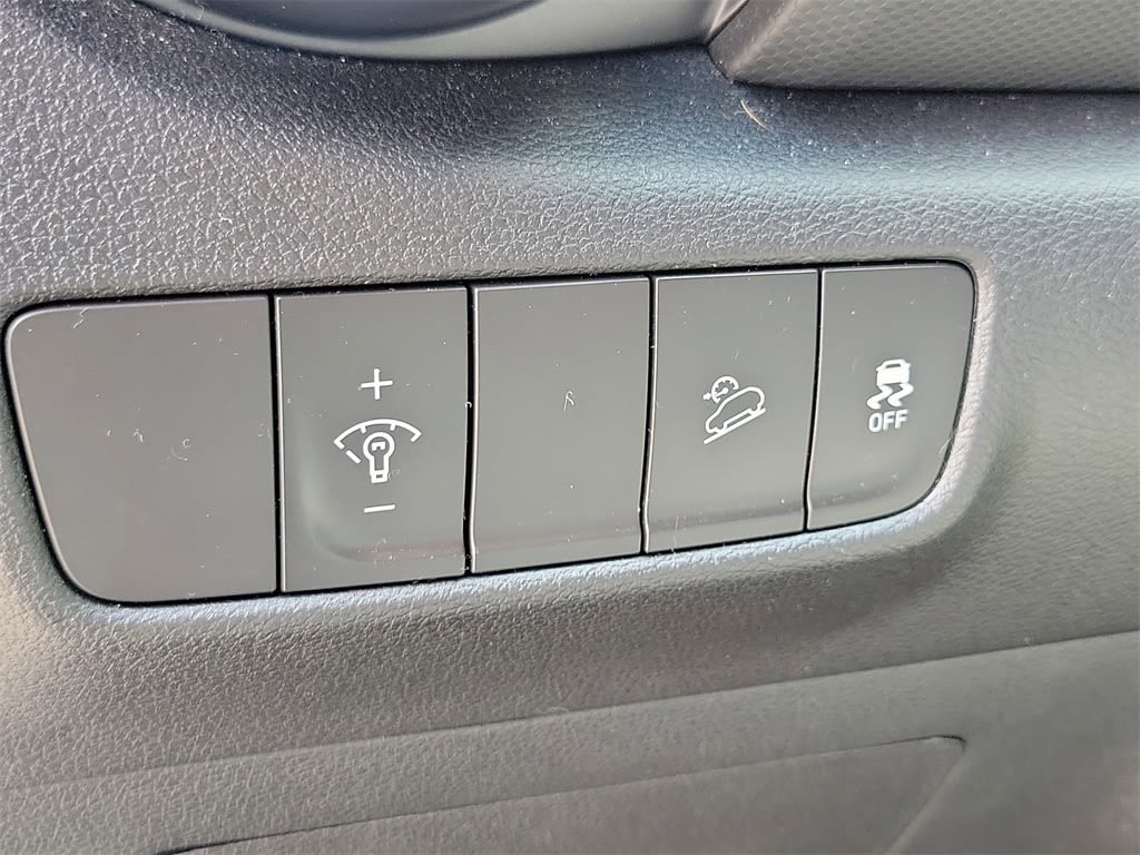 2023 Hyundai Kona SEL 24